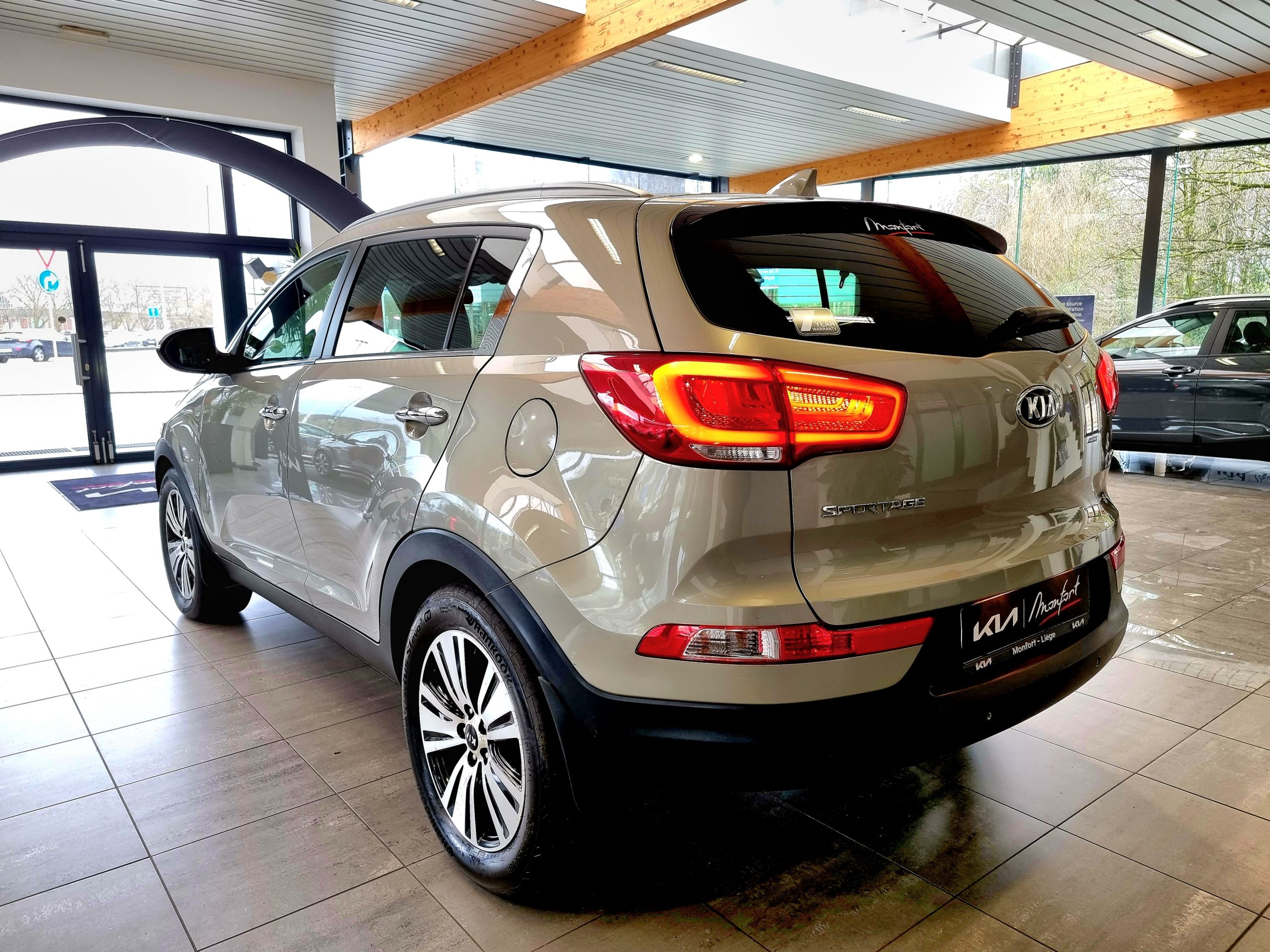 KIA SPORTAGE (8)